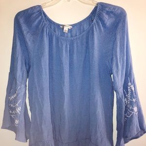Blue crepe blouse with embroidered sleeves sz XL